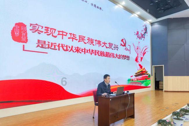泡泡玛特旗下IP亮相2024米兰时装周 LABUBU等化身时尚观察员