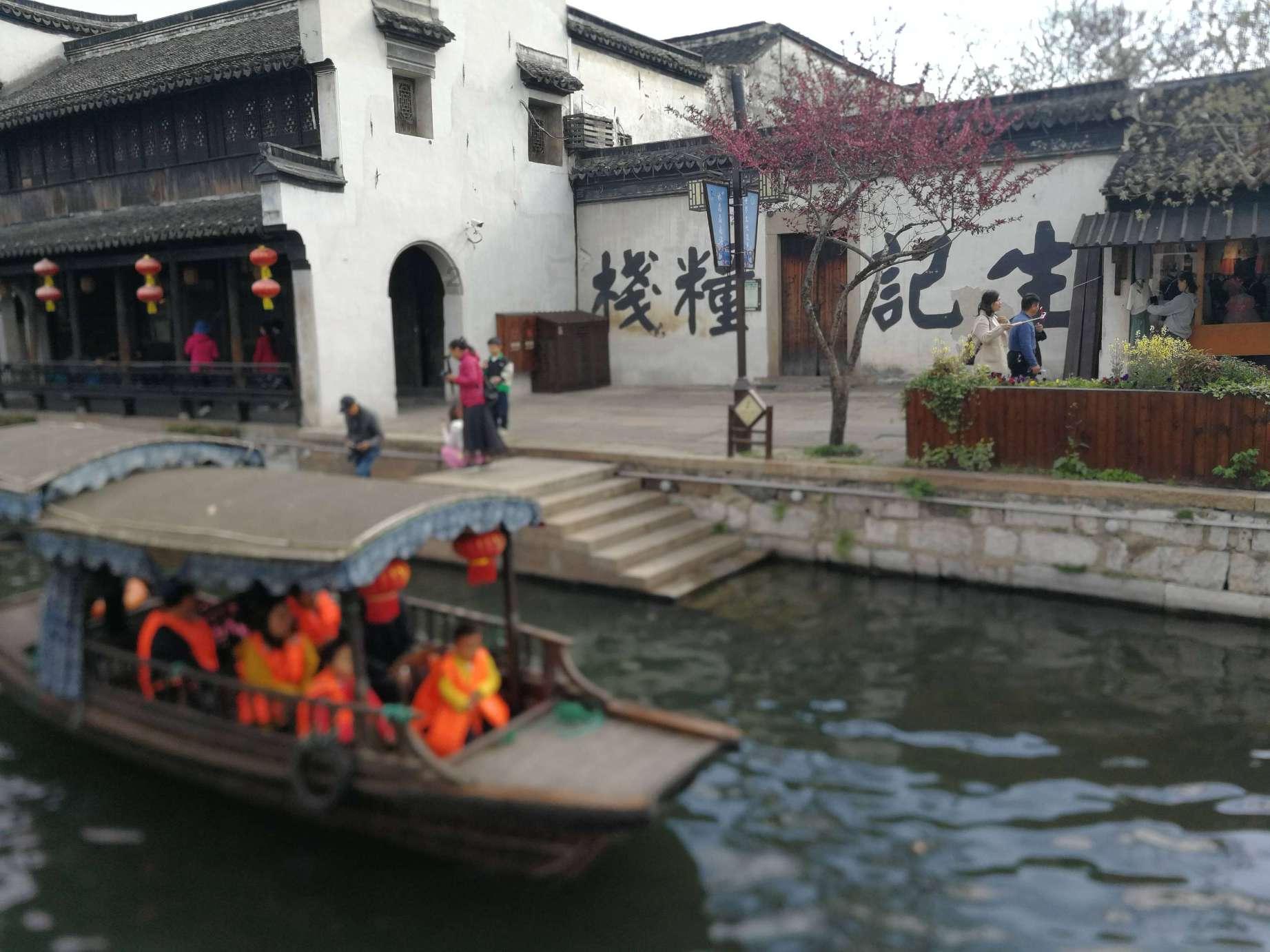 宝马mini-LB改色膜胡椒白,整体奶里奶气的白色