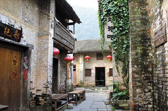 美联储降息预期价格+经济疲弱打压市场 ，白银正在接受考验